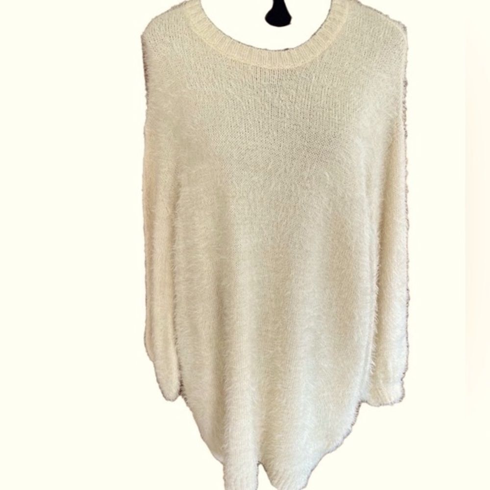 TCEC ivory crew neck eyelash fuzzy super soft knit oversized sweater size S/M